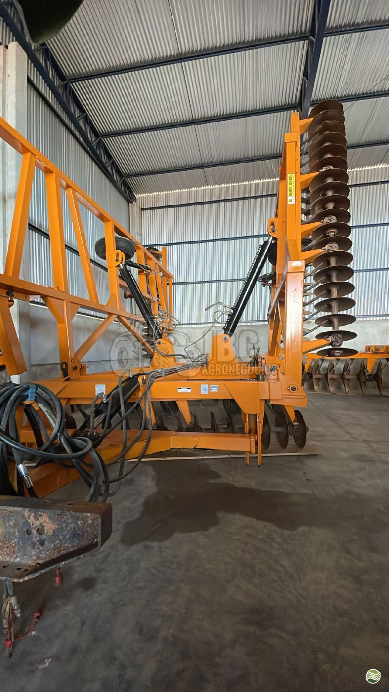IMPLEMENTOS AGRICOLAS GRADE NIVELADORA NIVELADORA 108 DISCOS JBC Agronegócios SINOP MATO GROSSO MT